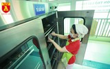 Cận cảnh bữa ăn bán trú của học sinh trong ngày đầu đi học
